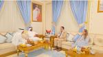 السفير البريطاني يزور مركز سالم بن حم الثقافي