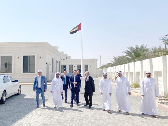 سفير كازاخستان يزور مركز سالم بن حم الثقافي
